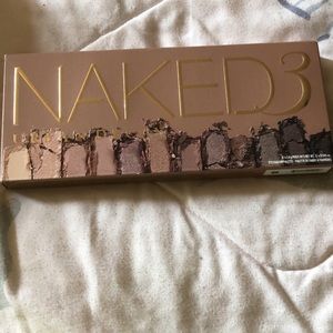 Eye shadow palette